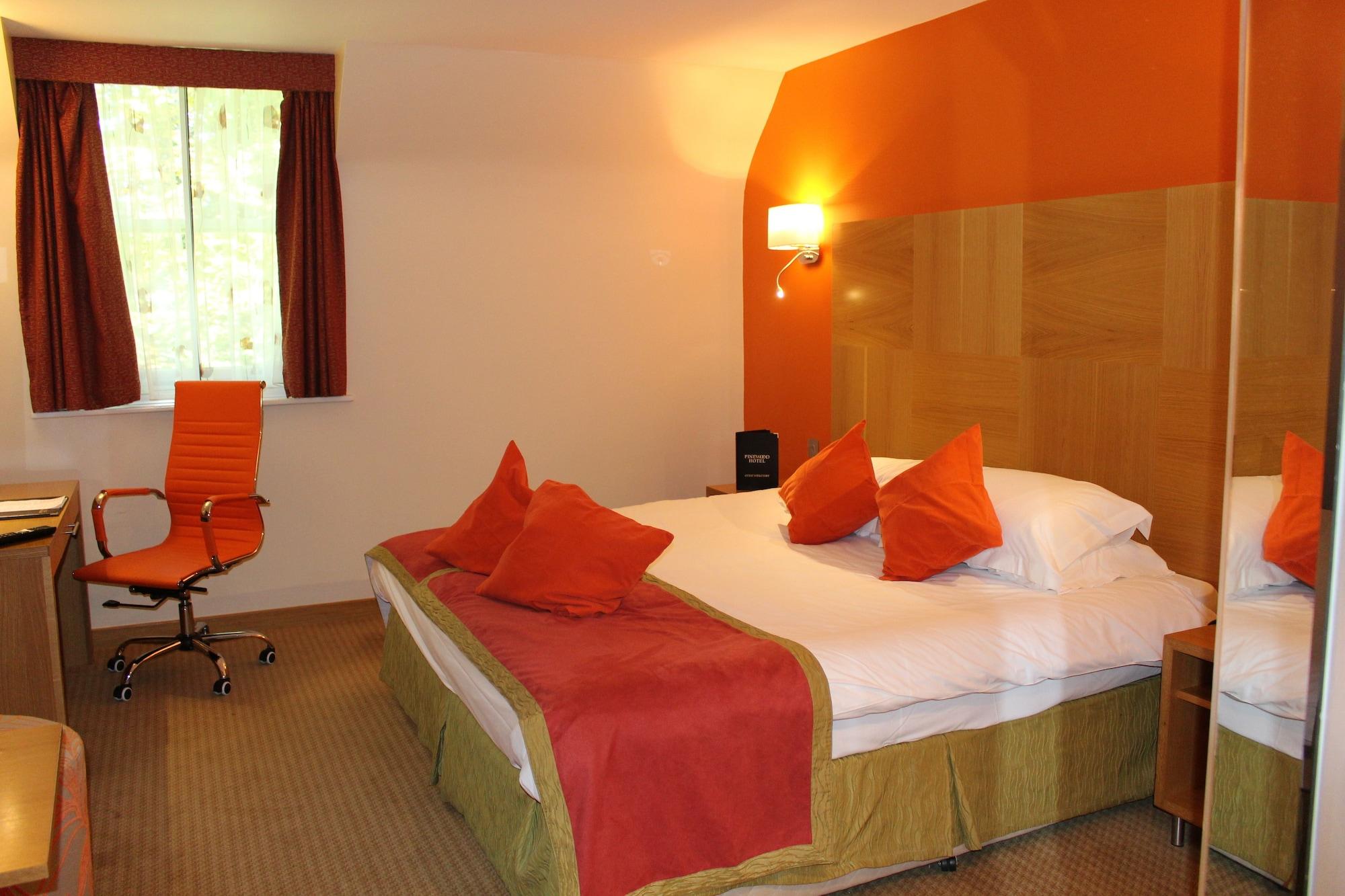 The Pinewood Hotel Slough Esterno foto