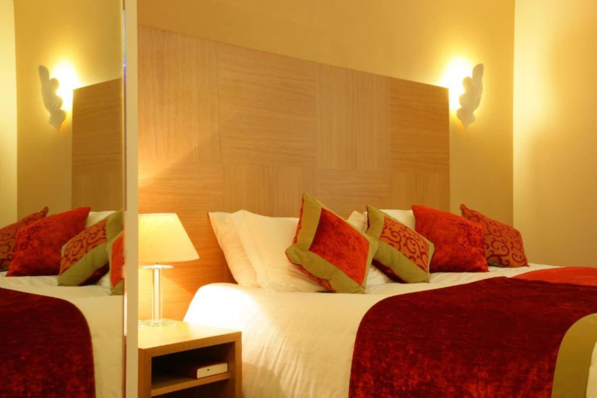 The Pinewood Hotel Slough Esterno foto