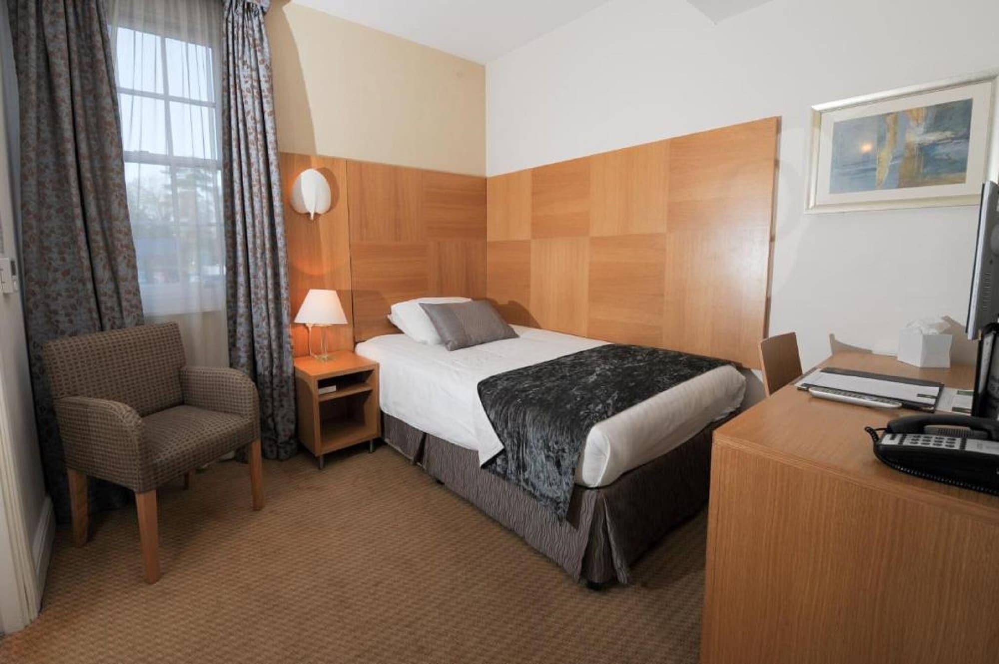 The Pinewood Hotel Slough Esterno foto