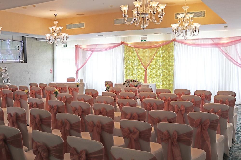 The Pinewood Hotel Slough Esterno foto
